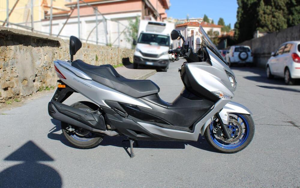 Suzuki Burgman 400 (2022 - 25)