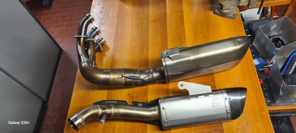 scarico Akrapovic per Yamaha Tracer 9/9gt/9gt+ (2)