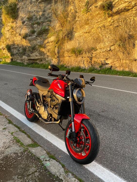 Ducati Monster 937 + (2021 - 25)