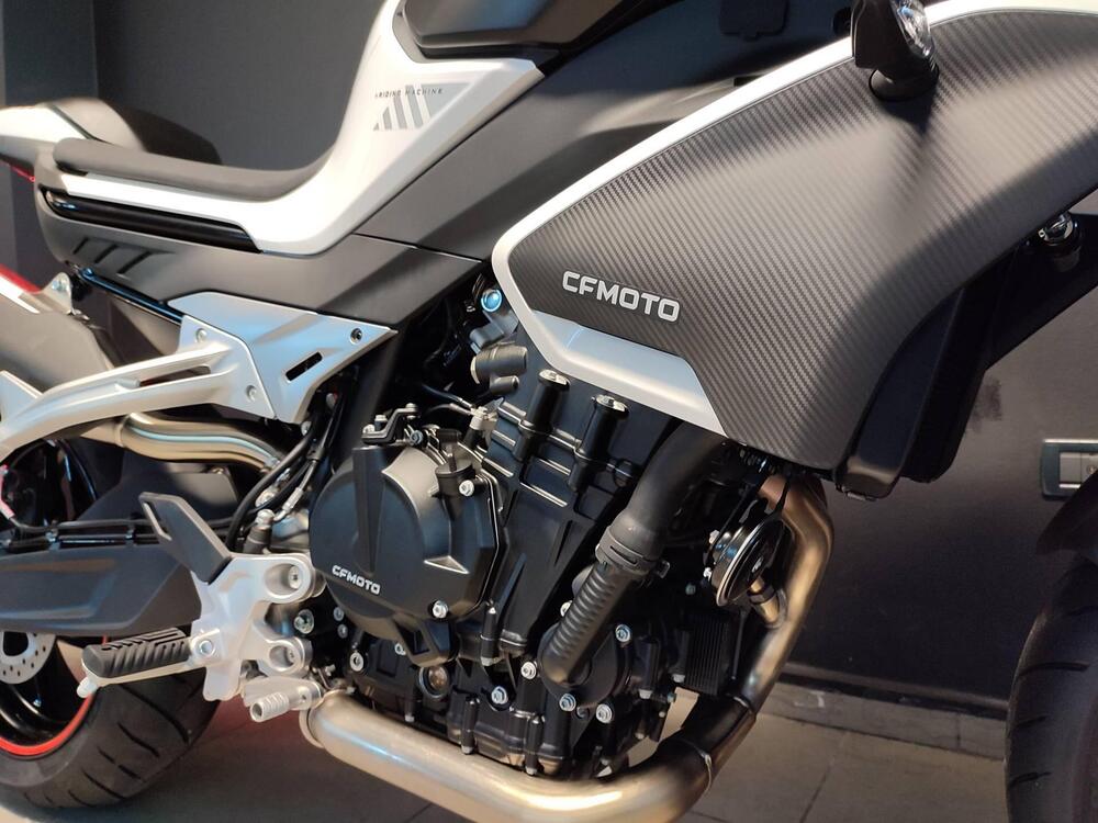 CFMOTO 800NK Advanced (2023 - 25) (3)