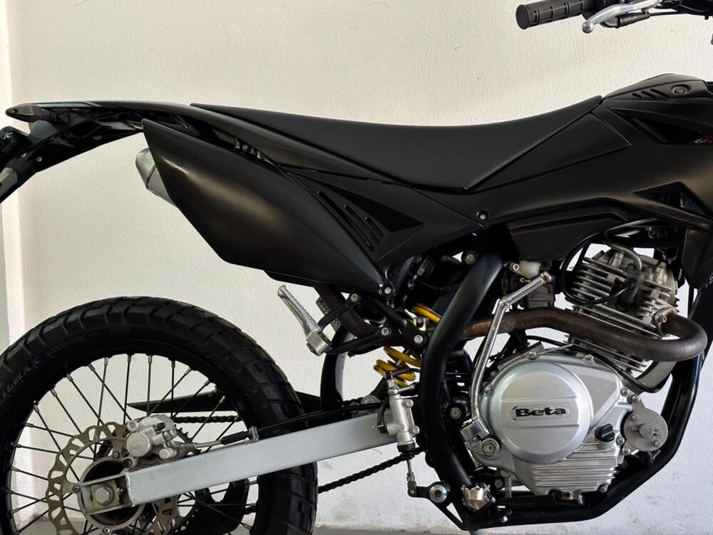 Betamotor RR 125 4T Enduro AC (2016) (3)