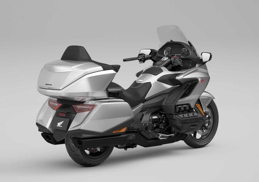 Honda GL 1800 Gold Wing Tour (2025) (3)