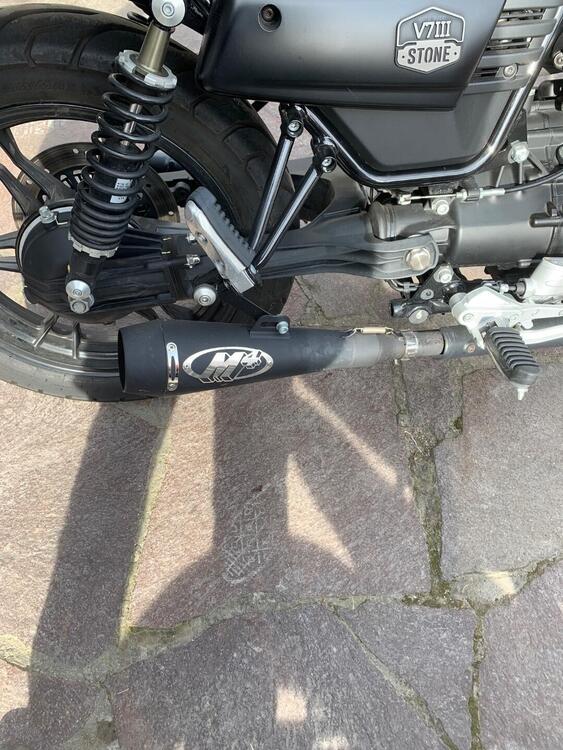 Moto Guzzi V7 III Stone (2017 - 20) (5)