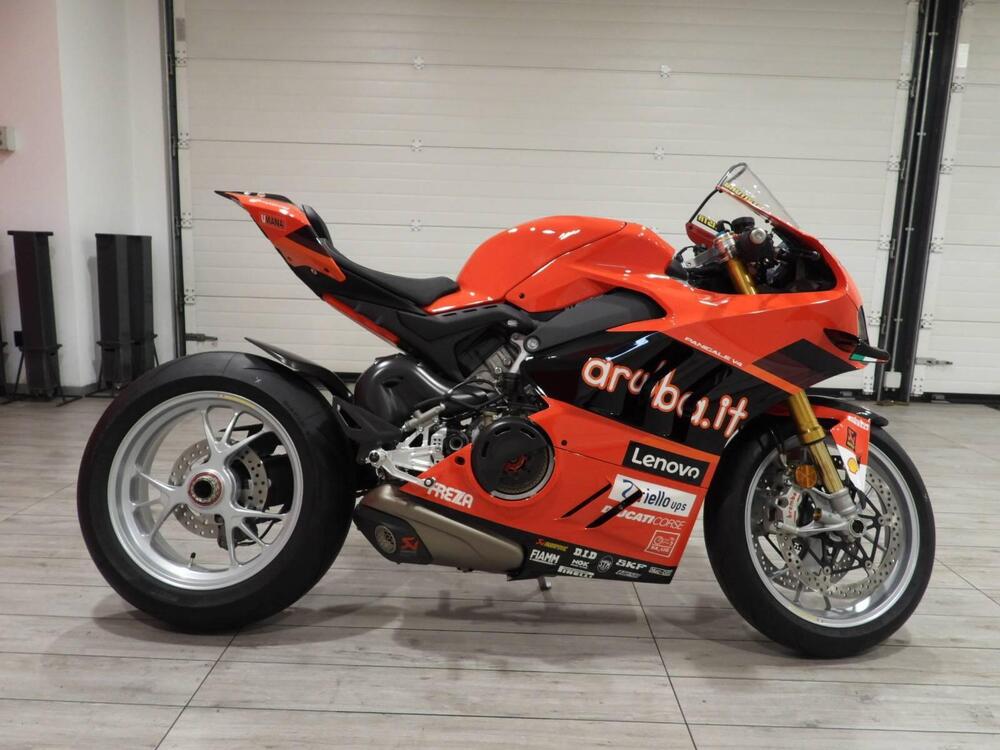 Ducati Panigale V4 Bautista 2022 World Champion Replica (2023) (5)