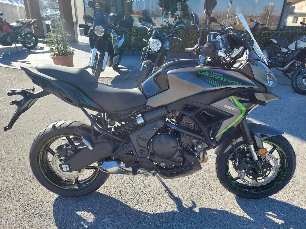 Kawasaki Versys 650 (2025) (2)