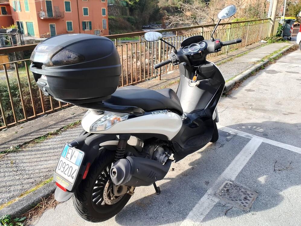 Piaggio Beverly 300 i.e. ABS-ASR (2016 - 20) (4)