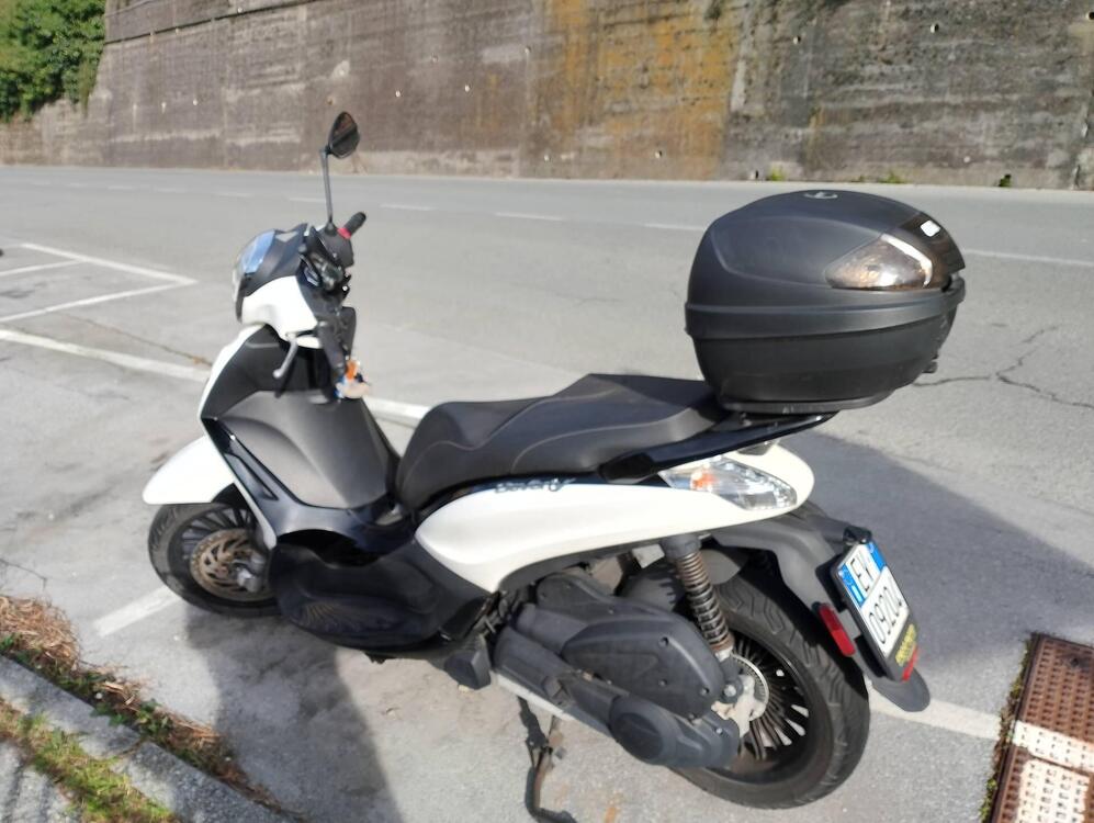 Piaggio Beverly 300 i.e. ABS-ASR (2016 - 20) (5)