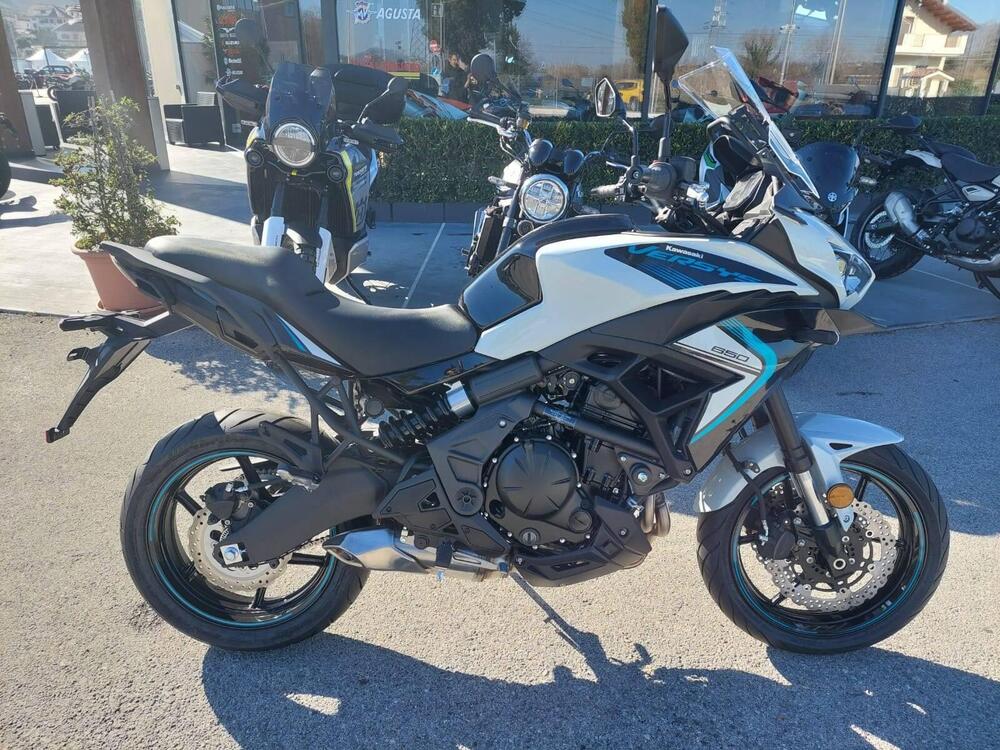 Kawasaki Versys 650 (2025) (2)