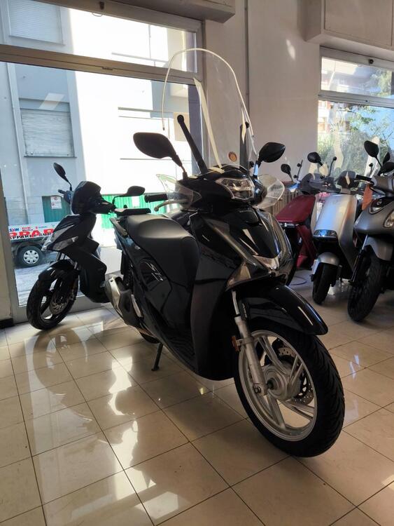 Honda SH 125i (2017 - 19) (4)