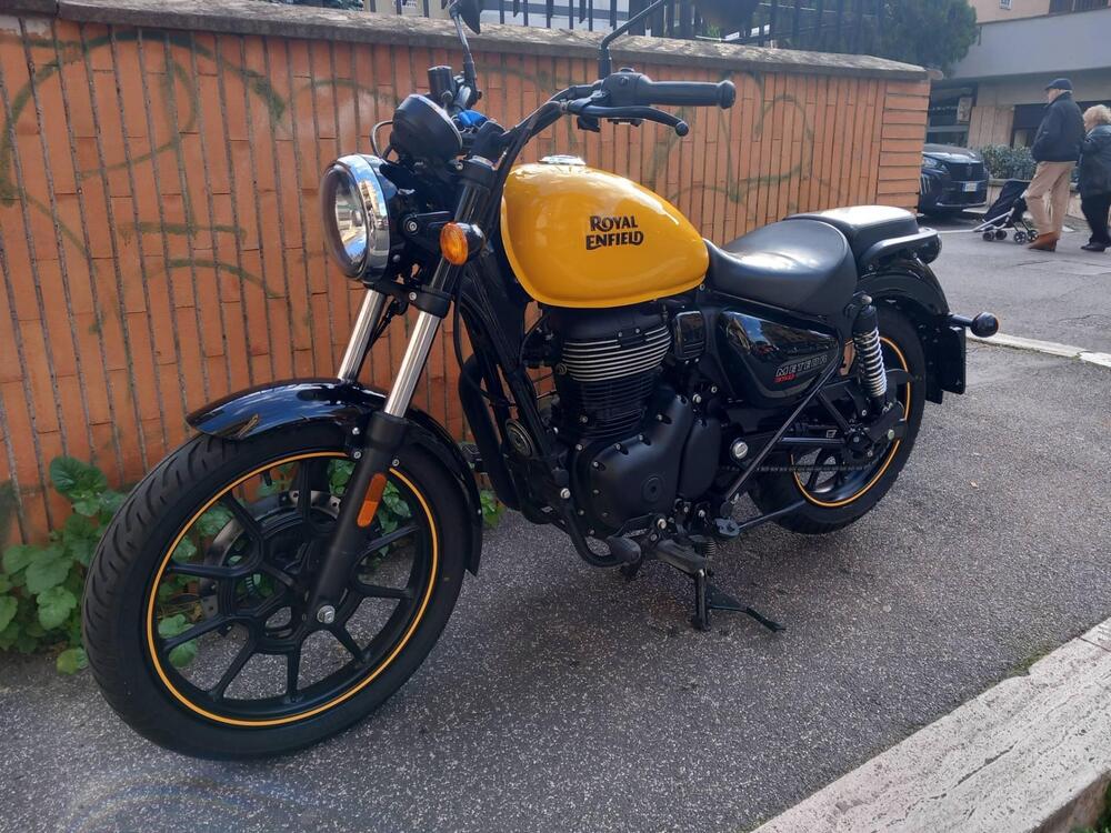 Royal Enfield Meteor 350 Fireball (2021 - 25) (3)