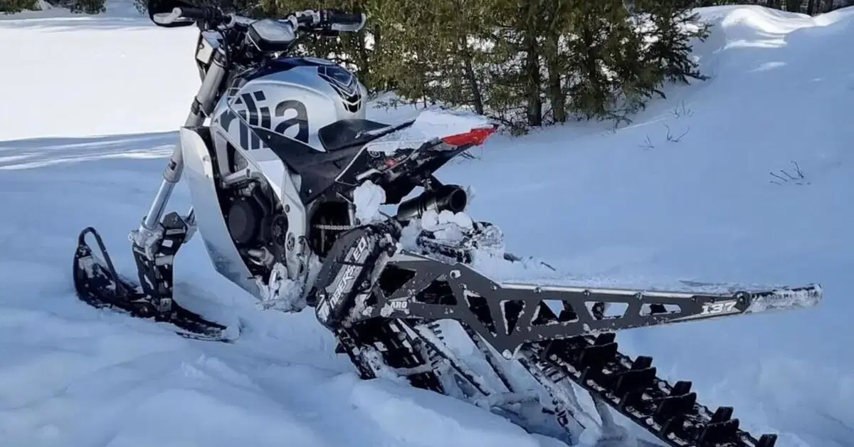 E dopo la Panigale ecco anche la Tuono V4 "delle nevi"