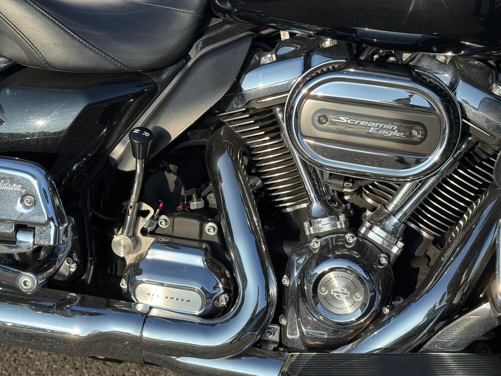 Harley-Davidson 114 Electra Glide Ultra Limited (2019) - FLHTK (2)