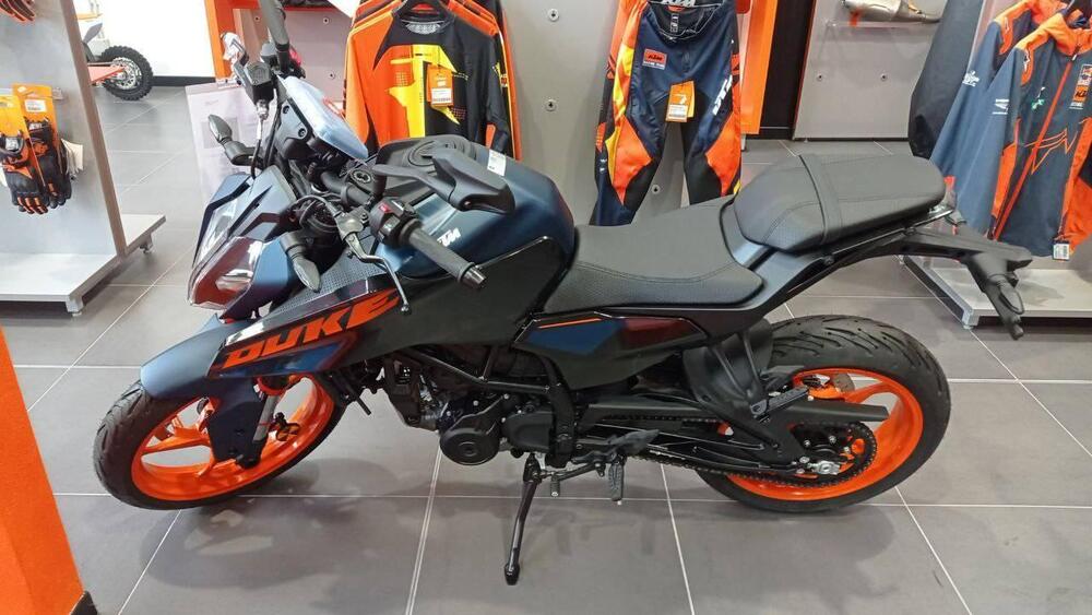 KTM 125 Duke (2024 - 25) (2)