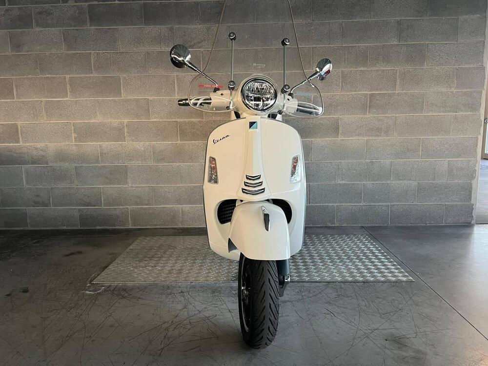 Vespa GTS 300 Hpe (2021 - 22) (2)