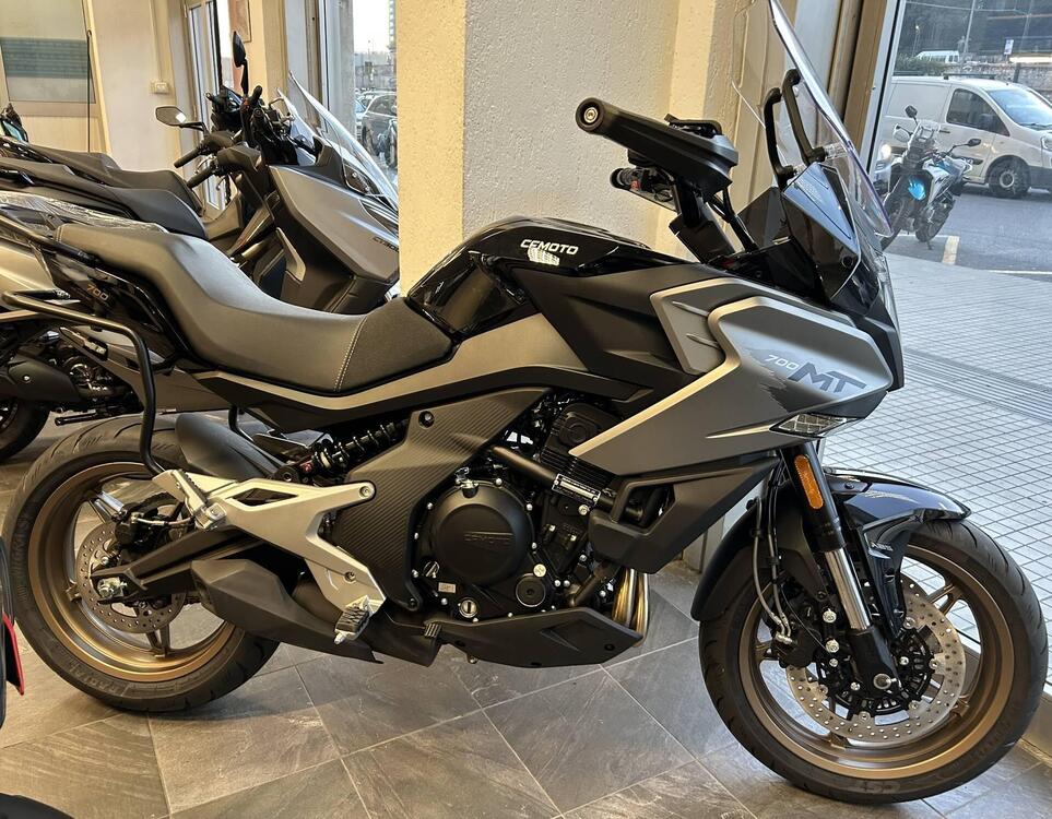 CFMOTO 700MT (2024 - 25) (2)