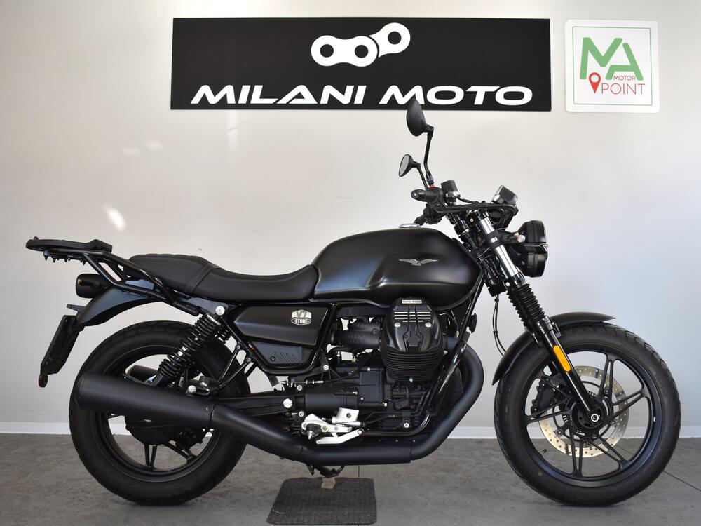 Moto Guzzi V7 Stone (2021 - 25)