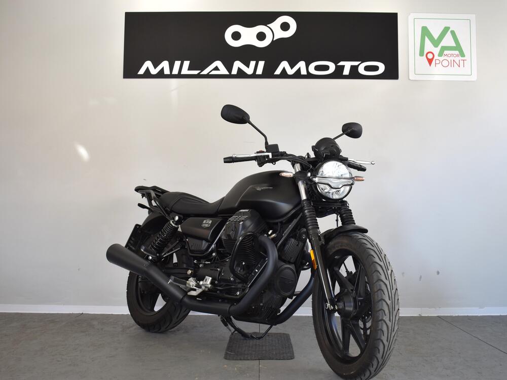 Moto Guzzi V7 Stone (2021 - 25) (2)