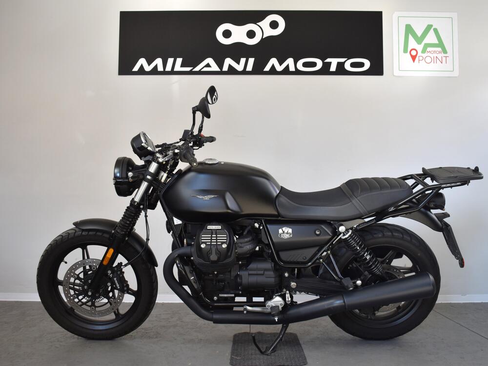 Moto Guzzi V7 Stone (2021 - 25) (4)