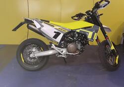 Husqvarna 701 Supermoto (2022) usata