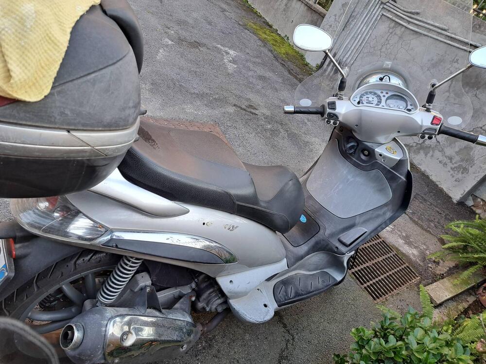 Piaggio Beverly 300 i.e. (2010 - 16)