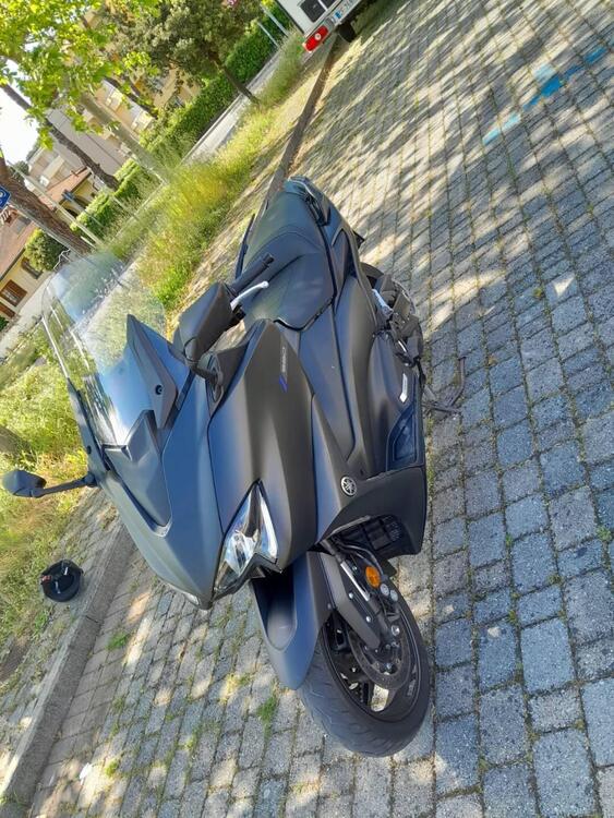 Yamaha T-Max 560 (2022 - 24) (3)