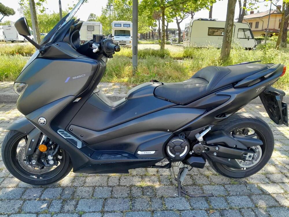 Yamaha T-Max 560 (2022 - 24) (4)