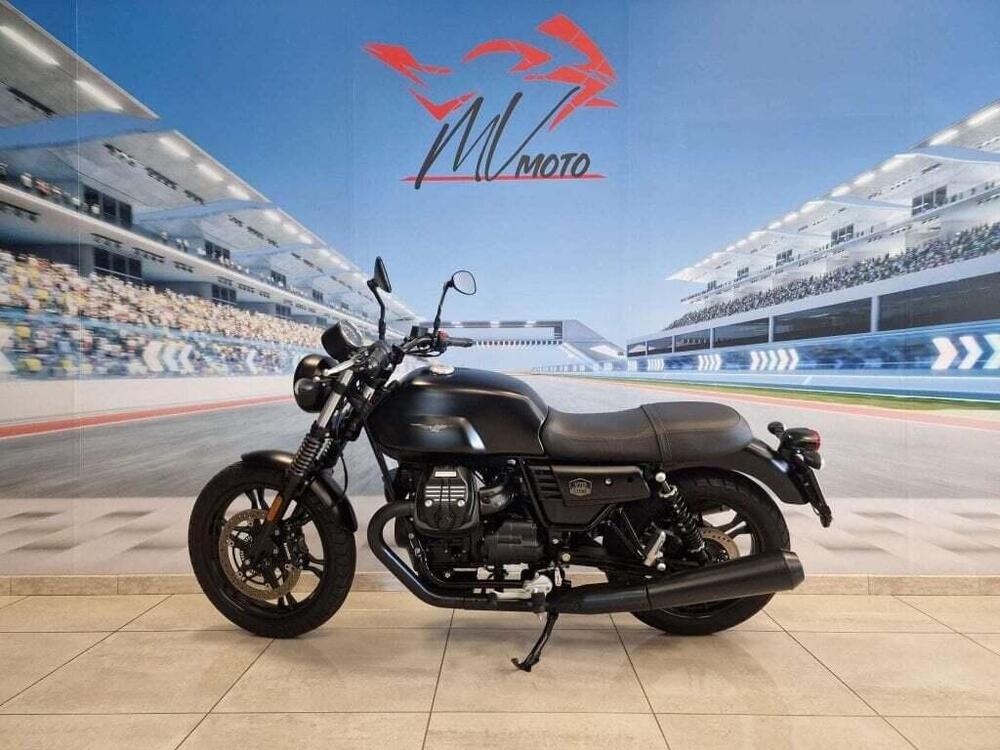 Moto Guzzi V7 III Stone (2017 - 20) (5)