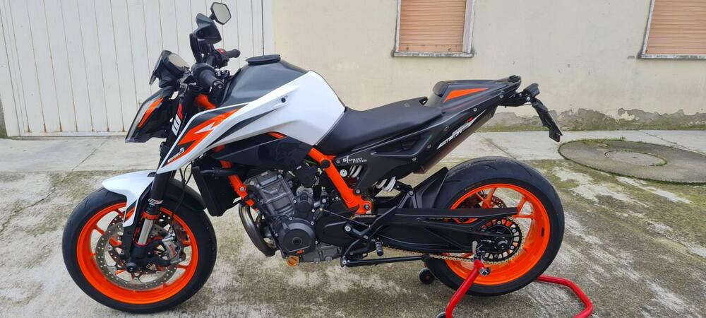 KTM 890 Duke R (2021) (2)