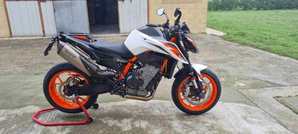 KTM 890 Duke R (2021)