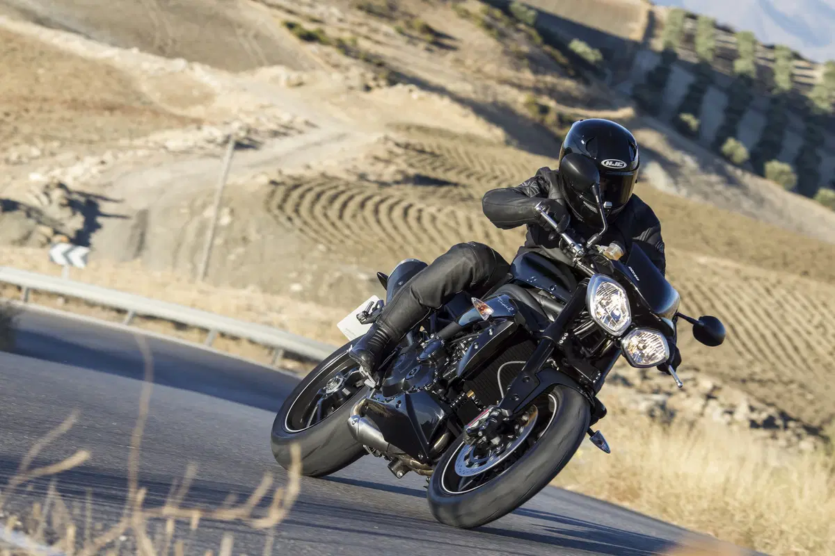 Triumph Speed 94 e Speed 94R, 21 anni dopo (6)