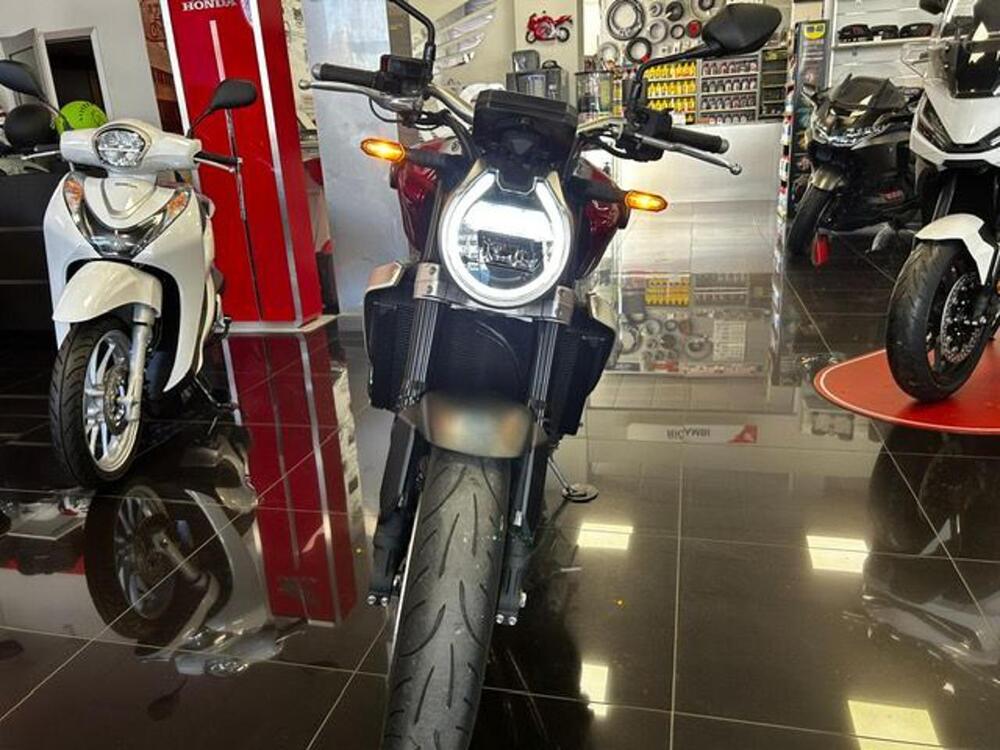 Honda CB 1000 R (2021 - 25) (3)