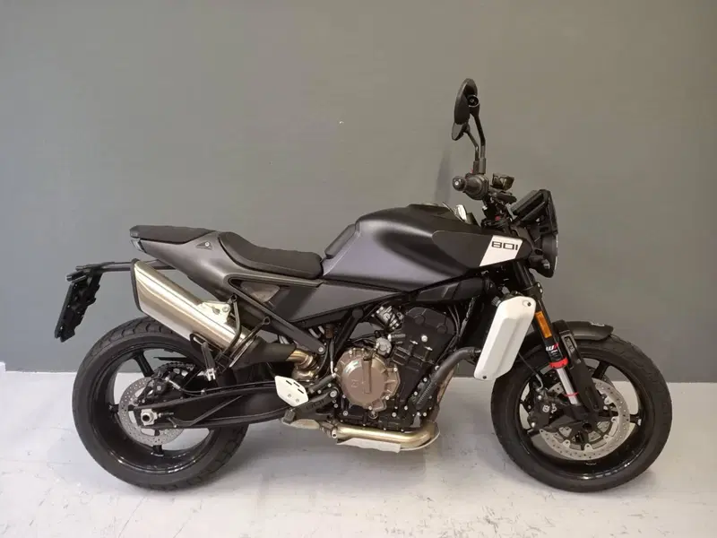 Husqvarna Svartpilen 801 (2024 - 26)