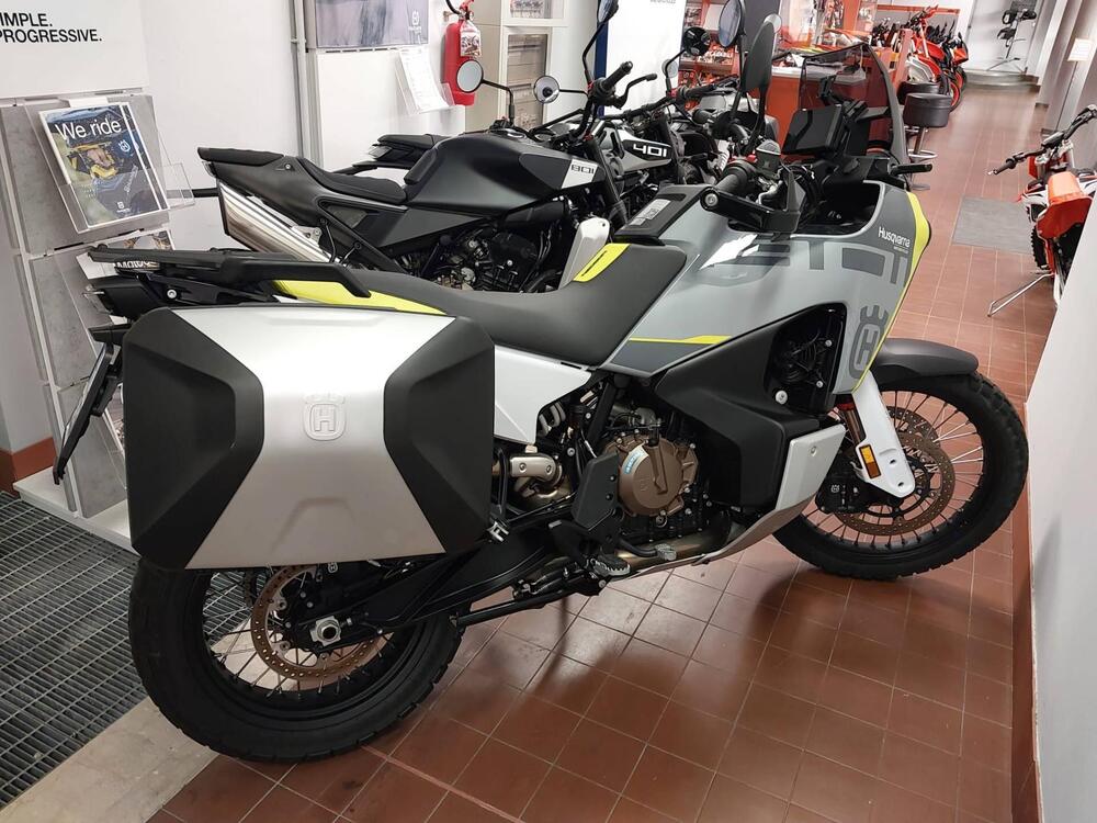 Husqvarna Norden 901 (2022 - 25) (2)