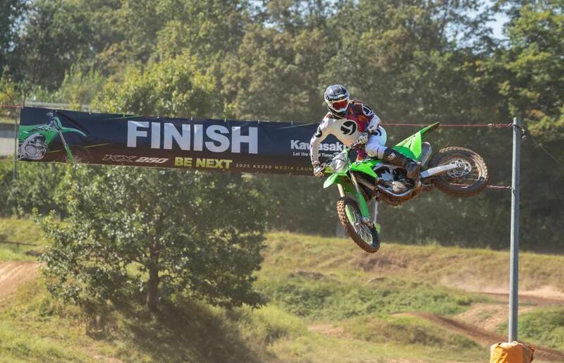 10 giorni in pista con la Kawasaki KX250. Come &egrave; andata? Rispondiamo alle vostre domande [VIDEO]