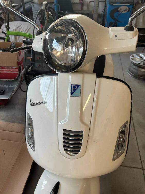 Vespa GTS 300 (2010 - 14) (3)