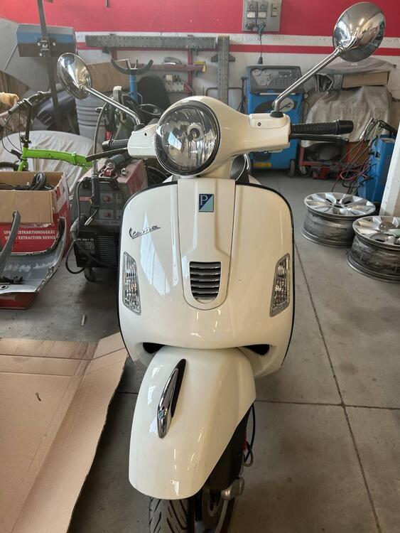 Vespa GTS 300 (2010 - 14) (5)