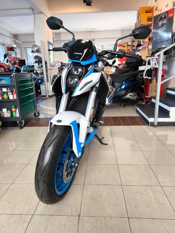 Suzuki GSX-8S Team Suzuki Edition (2024) (4)