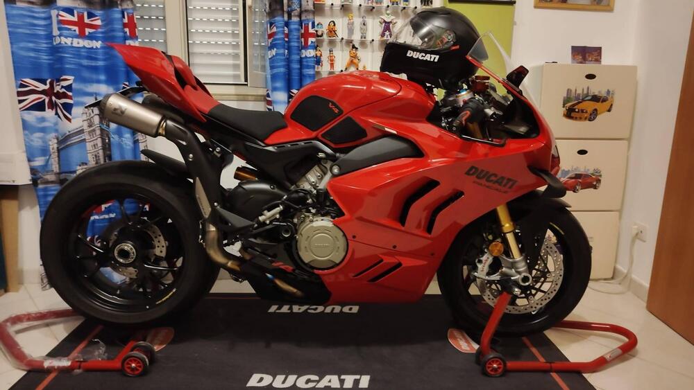 Ducati Panigale V4 S (2022 - 24) (3)