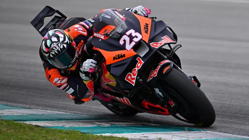 MotoGP 2025. Test di Sepang. Enea Bastianini: "Le modifiche che facevo in Ducati qua non funzionano, devo trovare altre soluzioni"