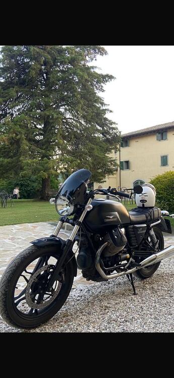 Moto Guzzi V7 Stone (2012 - 15) (2)