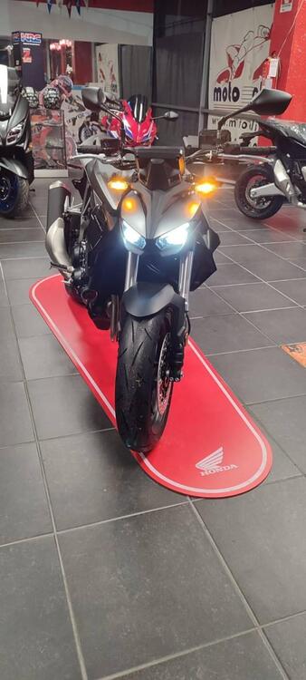 Honda CB 1000 Hornet (2025) (3)