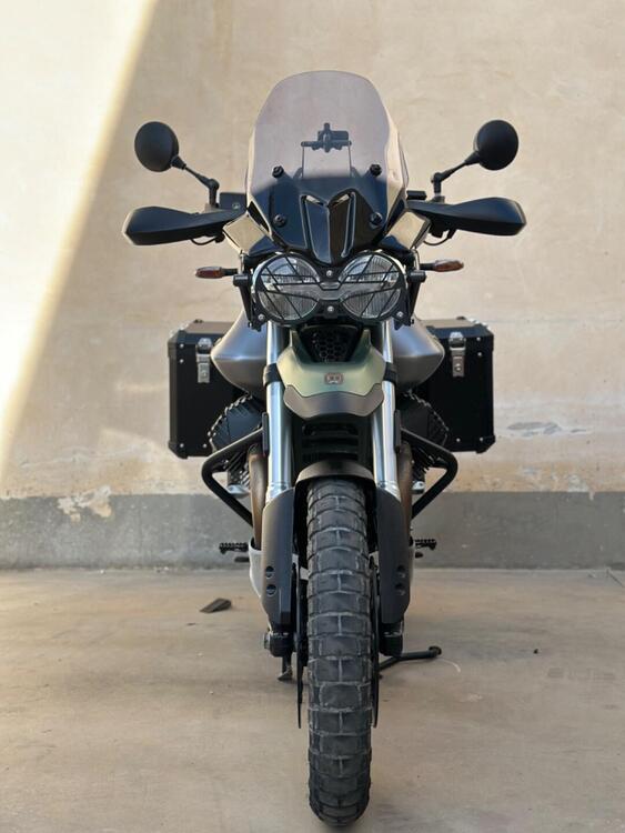 Moto Guzzi V85 TT Centenario (2021 - 22) (2)