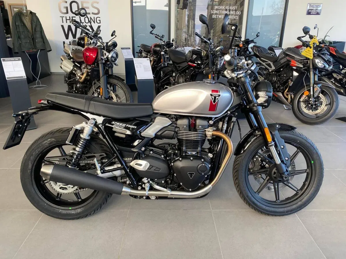 Triumph Speed Twin 900 (2025 - 26) (5)