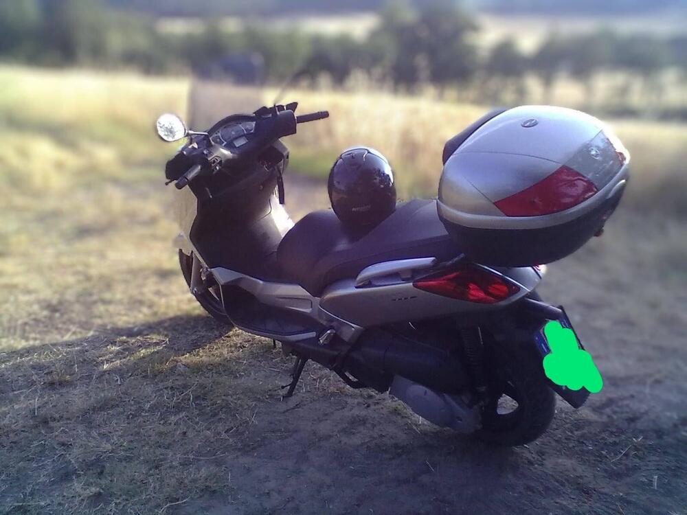 Yamaha X-Max 250 (2005 - 07) (3)