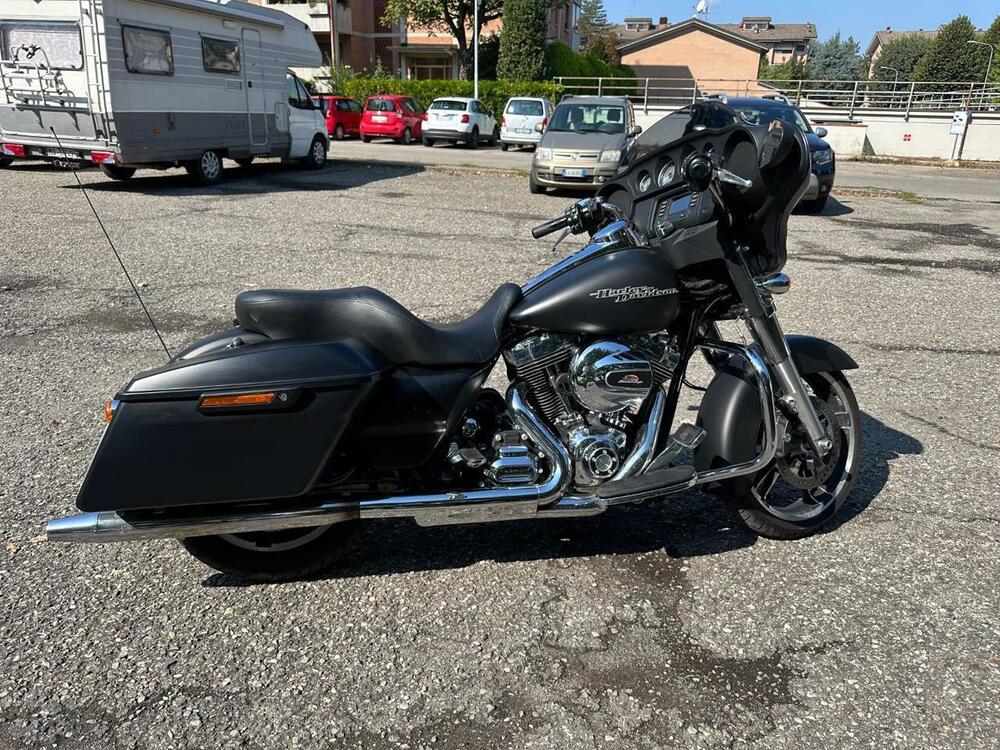 Harley-Davidson 107 Street Glide (2017 - 19) - FLHX (2)