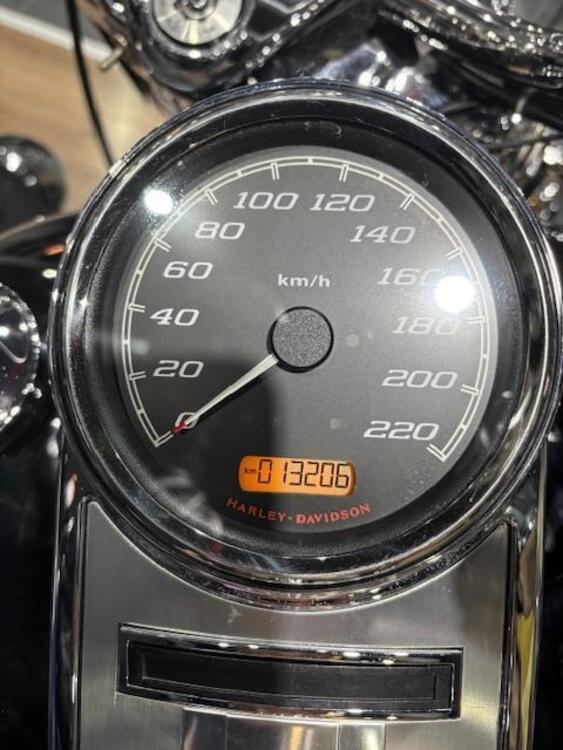 Harley-Davidson 1690 Road King (2013 - 16) - FLHR (5)