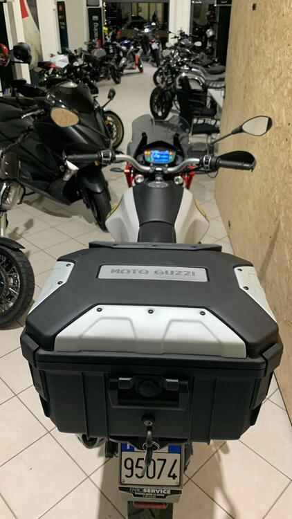 Moto Guzzi V85 TT (2019 - 20) (3)