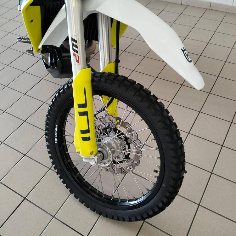 Husqvarna 701 Enduro (2023 - 25) (2)