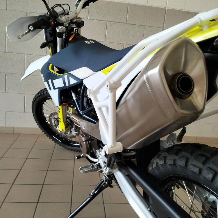 Husqvarna 701 Enduro (2023 - 25) (4)