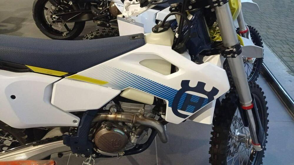 Husqvarna FE 250 (2024) (2)